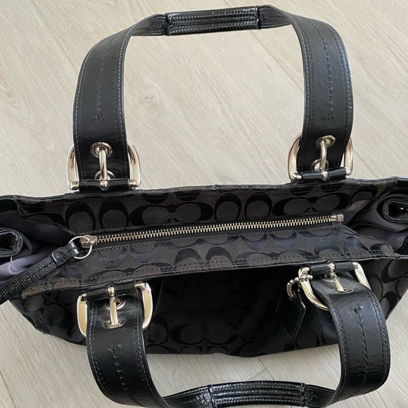 COACH Black Shoulder Bag - Picture 5 of 12